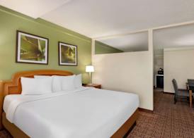 Baymont by Wyndham Intl Speedway I-95 Daytona Beach 5