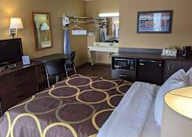 Super 8 by Wyndham Sandusky 5