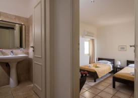 Ourania Apartments Hotel 4