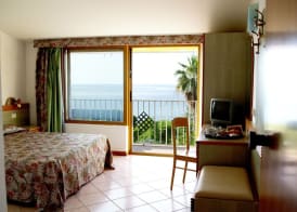 Cala Petrosa Resort 3