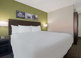 Sleep Inn Madison 4
