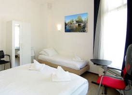 Weber Hotel 117 5