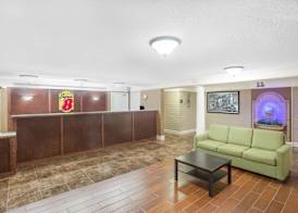 Super 8 by Wyndham Austell/Six Flags 2