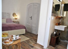 Room in B&B - Mariasofia Master Suite With Private Bathroom 3