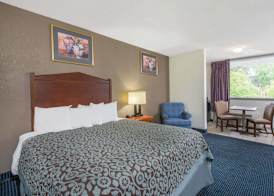 Days Inn by Wyndham Arlington Pentagon 3