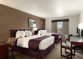 Ramada by Wyndham Red Deer Hotel & Suites 4