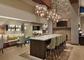 Hampton Inn & Suites Springdale 4