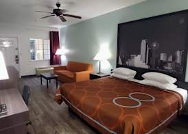 Scottish Inns & Suites Forney 4
