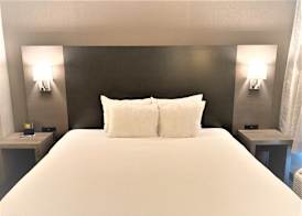Wingate by Wyndham Erie 5