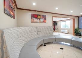 OYO Townhouse Houston Airport North 3
