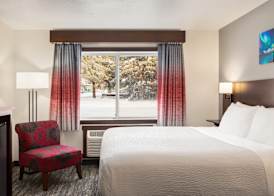 Ramada by Wyndham Richland Center 5