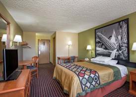 Super 8 by Wyndham Mendota I-39 5