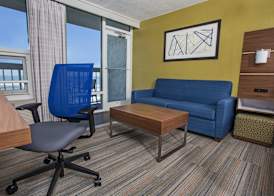Holiday Inn Express NAGS HEAD OCEANFRONT by IHG 4