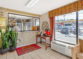 Econo Lodge Creedmoor - Butner 2