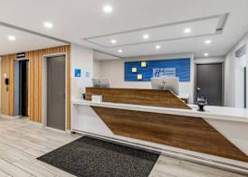 Holiday Inn Express CHICAGO-DOWNERS GROVE by IHG 2
