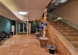 City Hotel 4