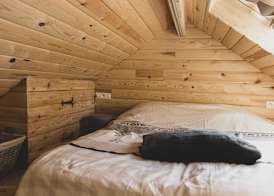 Romantic Woodland Chalet 4