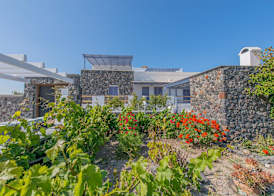 Golden Sunrise Suites Santorini 2