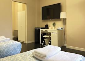 The Central Rock Inn camere con bagno privato self check in 2