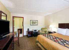 Super 8 by Wyndham White River Junction 4
