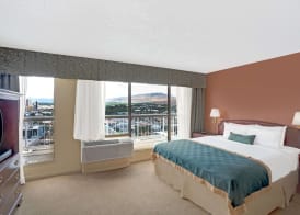 Ramada by Wyndham Reno Hotel & Casino 5