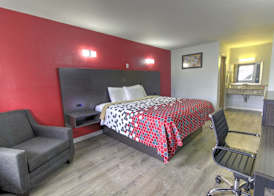 Econo Lodge Norfolk Airport 5