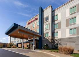 Hampton Inn by Hilton Nashville Airport Century Place 2
