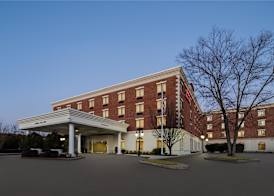 Hampton Inn & Suites Rockville Centre 3