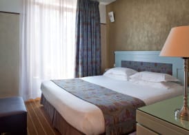 Hotel Eiffel Seine 4