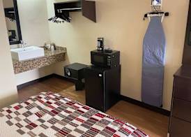 Travelodge by Wyndham Holland/Toledo 2
