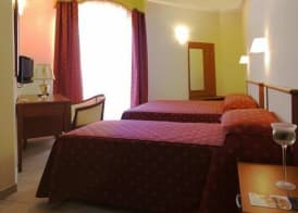 Royals Gate Hotel 5