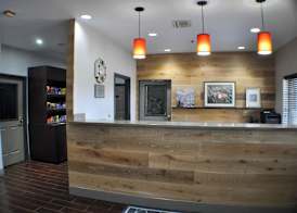 Country Inn & Suites by Radisson, Topeka West, KS 2