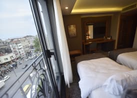 FOUR SEVEN HOTEL 2