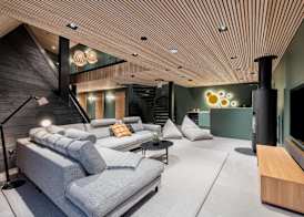 Glass Resort 5