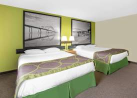 Super 8 by Wyndham Davenport 5