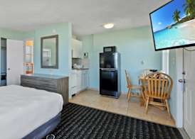Ocean Court Beachfront Hotel 2