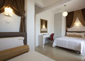 Metropolis Hotel 4