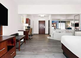 Comfort Suites Southfield/Detroit 5