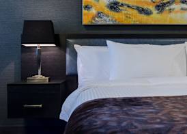 Applause Hotel Calgary Airport by CLIQUE 4