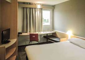 Ibis Auray 5