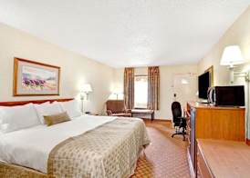 Ramada by Wyndham West Memphis 4