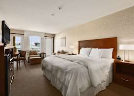 Days Inn & Suites by Wyndham Brandon 5