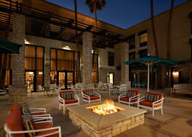 Hampton Inn & Suites Phoenix/Scottsdale on Shea Boulevard 2