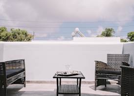 Oasis Suites Fira 4