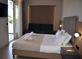Eden Beach Hotel 4