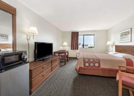 Super 8 by Wyndham Smithville Kansas City 5