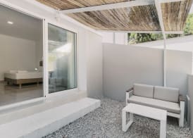 Bamboo Suites Hotel - Adults Only 2