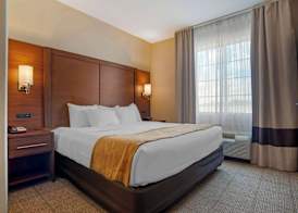 Comfort Suites Alexandria North 5