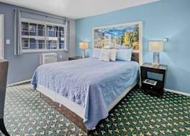 Bluebird Day Inn & Suites 4
