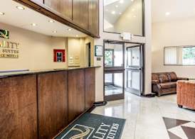 Quality Inn & Suites Coliseum 3